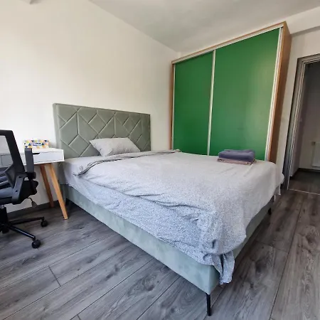 Cozy Near City Center, Parks&metro